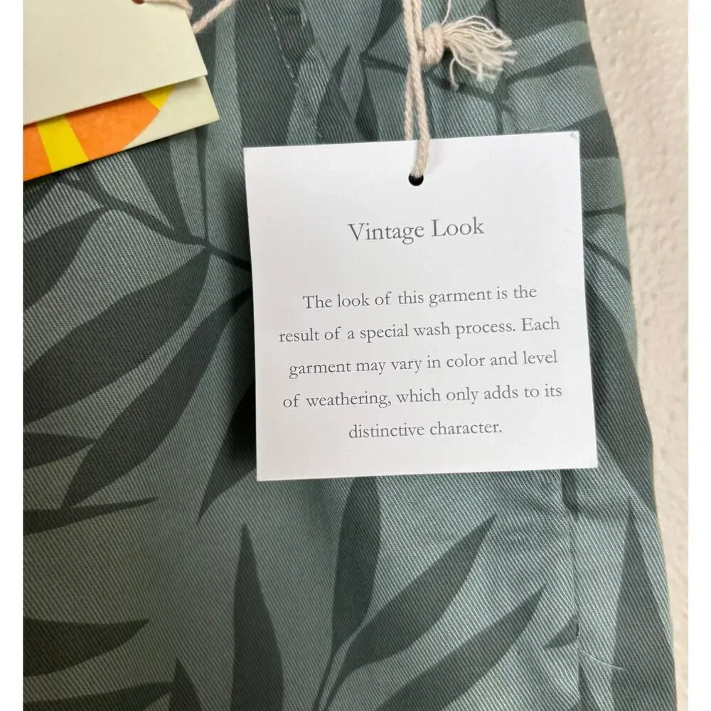 NWT C&C California Palm Leaf Shorts Size Large Vintage Look